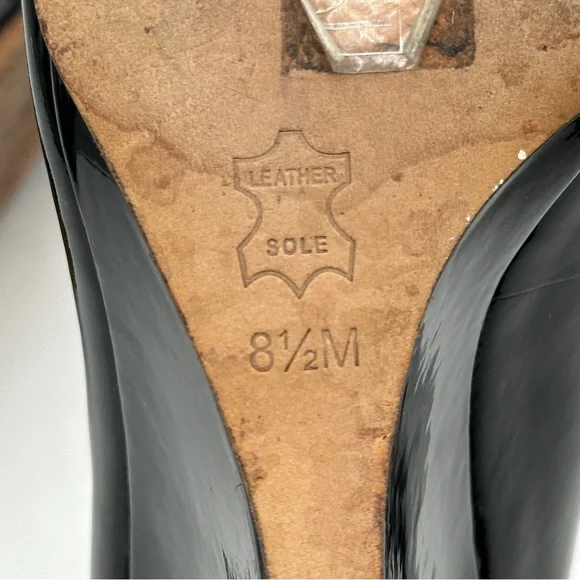 Tory Burch Astoria Wedge Shoe. Size 8.5 - Picture 2 of 11